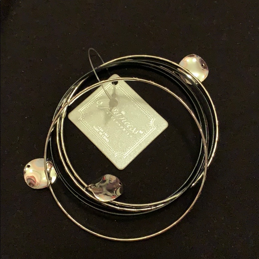 Princess Accessories Bracelet Set Silver Black Nwt 19$